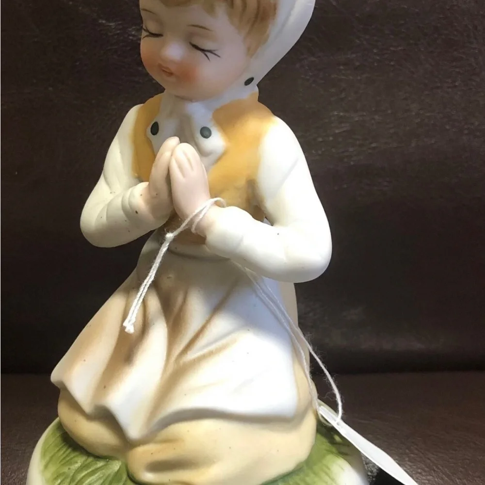 VINTAGE SAN REMO CAPODIMONTE ITALIAN IMPORTS  PORCELAIN CERAMIC BISQUE FIGURINE